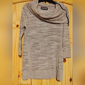 Women's Heathered Gray Sweater